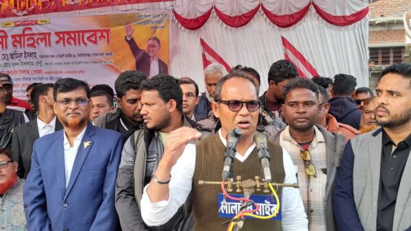 নির্বাচনী মাঠে শক্ত অবস্থান জানান দিল বিএনপি ॥ গোমস্তাপুরে নির্বাচনী মহিলা সমাবেশ