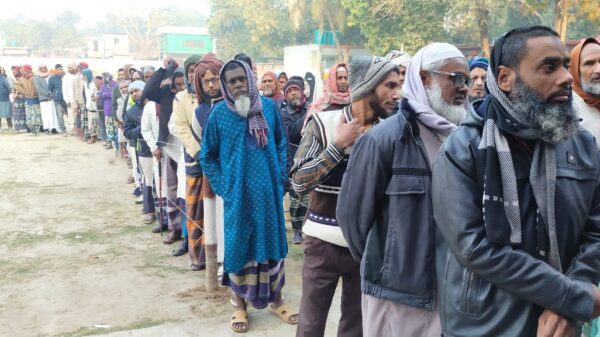 চাঁপাইনবাবগঞ্জের ৩টি সংসদীয় আসনে উৎসবমূখর ও শান্তিপূর্ণ পরিবেশে ভোট গ্রহণ ॥ চলছে গণনা-গণনা শেষে ফলাফল