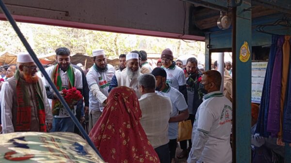 গোদাগাড়ীতে অধ্যাপক মুজিবুর রহমানের নির্বাচনী গণসংযোগ