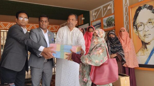 নাচোলে দরিদ্রদের মাঝে সেলাই মেশিন বিতরণ