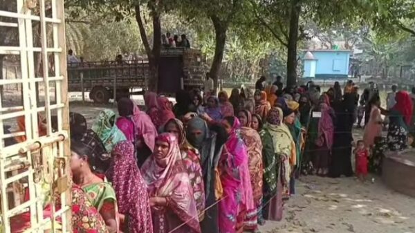 নওগাঁ-১ আসনে কেন্দ্রে কেন্দ্রে নারী ভোটারের ঢল
