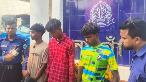 নিয়ামতপুরে বিয়েবাড়ি থেকে তরুণীকে ডেকে নিয়ে সংঘবদ্ধ ধর্ষণ ॥ আটক-৩