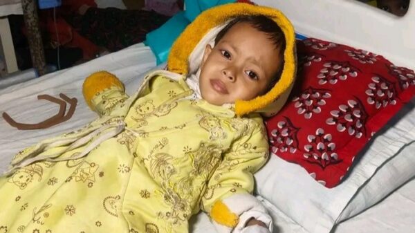 নিয়ামতপুরে হৃদপিণ্ডের ৫.৫ মিলিমিটার ছিদ্র ॥ বাঁচার আকুতি ফাতেমার