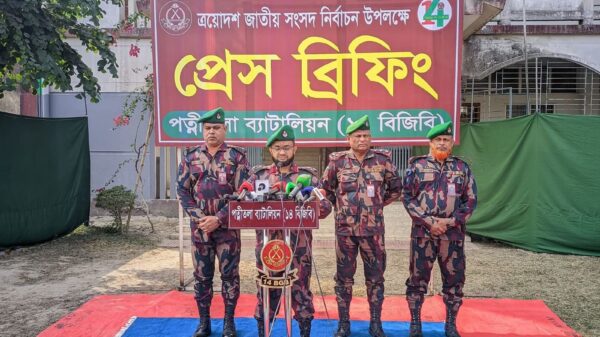 পত্নীতলায় বিজিবির নির্বাচনী নিরাপত্তা ব্যবস্থা জোরদার