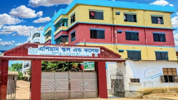 তুচ্ছ ঘটনায় ‘শাস্তির নামে নির্যাতন’- নাচোলে এশিয়ান স্কুলে দশম শ্রেণির ছাত্রকে বেধড়ক পিটিয়েছে ছয় শিক্ষক-ভবিষ্যৎ নিয়ে শঙ্কায় অভিভাবক