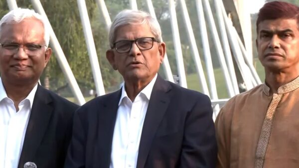 জিয়াউর রহমান ও খালেদা জিয়ার সমাধিতে শ্রদ্ধা নিবেদন- তারেক রহমানের নেতৃত্বে নতুন বাংলাদেশ গড়ে উঠবে-মির্জা ফখরুল