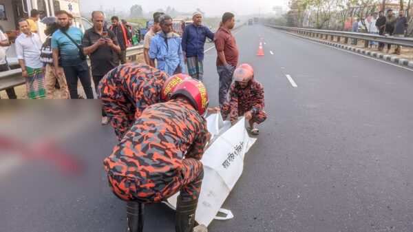 এক্সপ্রেসওয়েতে রেলিংয়ে ধাক্কায় মোটরসাইকেল চালক যুবক নিহত