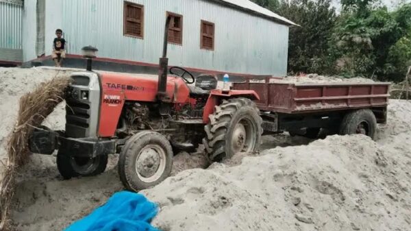 নাগরপুরে মাটির খাদে অভিযানে ট্যাফি ও ব্যাটারি জব্দ