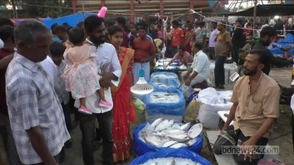 টুঙ্গিপাড়ার চারশ বছরের ঐতিহ্যবাহী ‘জামাই মেলা’