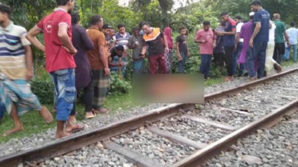 গাইবান্ধায় ট্রেনে কাটা পড়ে এক নারীর মৃত্যু