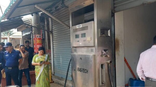 ওজনে কারচুপি ও অস্বাস্থ্যকর পরিবেশ ॥ শেরপুরে ২ প্রতিষ্ঠানকে জরিমানা