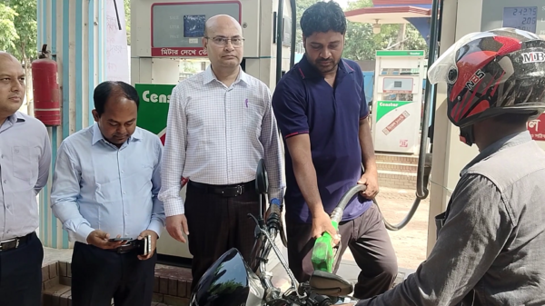 অ্যাপে বাঁধা তেল সিন্ডিকেট ॥ চাঁপাইনবাবগঞ্জে ডিজিটাল নজরদারিতে ভাঙছে কৃত্রিম সংকটের কারসাজি